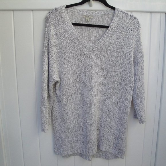 Lucky Brand Sweaters - Lucky Brand V-Neck High Low Sweater Gray L